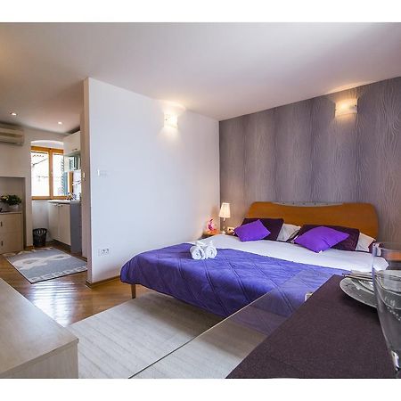 Sunny Promenade Studio Split Room photo
