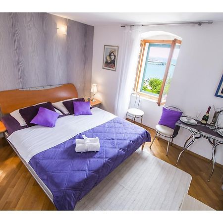 Sunny Promenade Studio Split Room photo